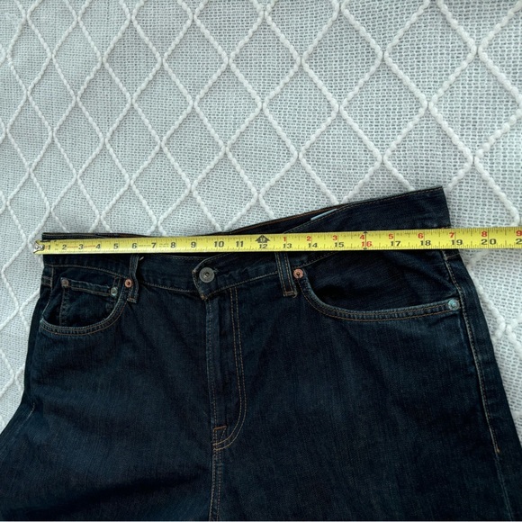 Lucky Brand Men’s 100% cotton Classic Dark Jeans. 36X34 - Picture 4 of 8
